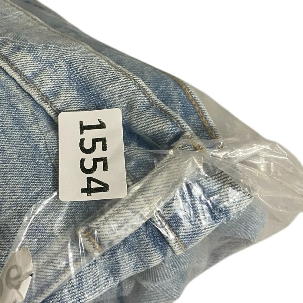 Abercrombie & Fitch The 90’s Straight Ultra High Rise Jean - Picture 13 of 13